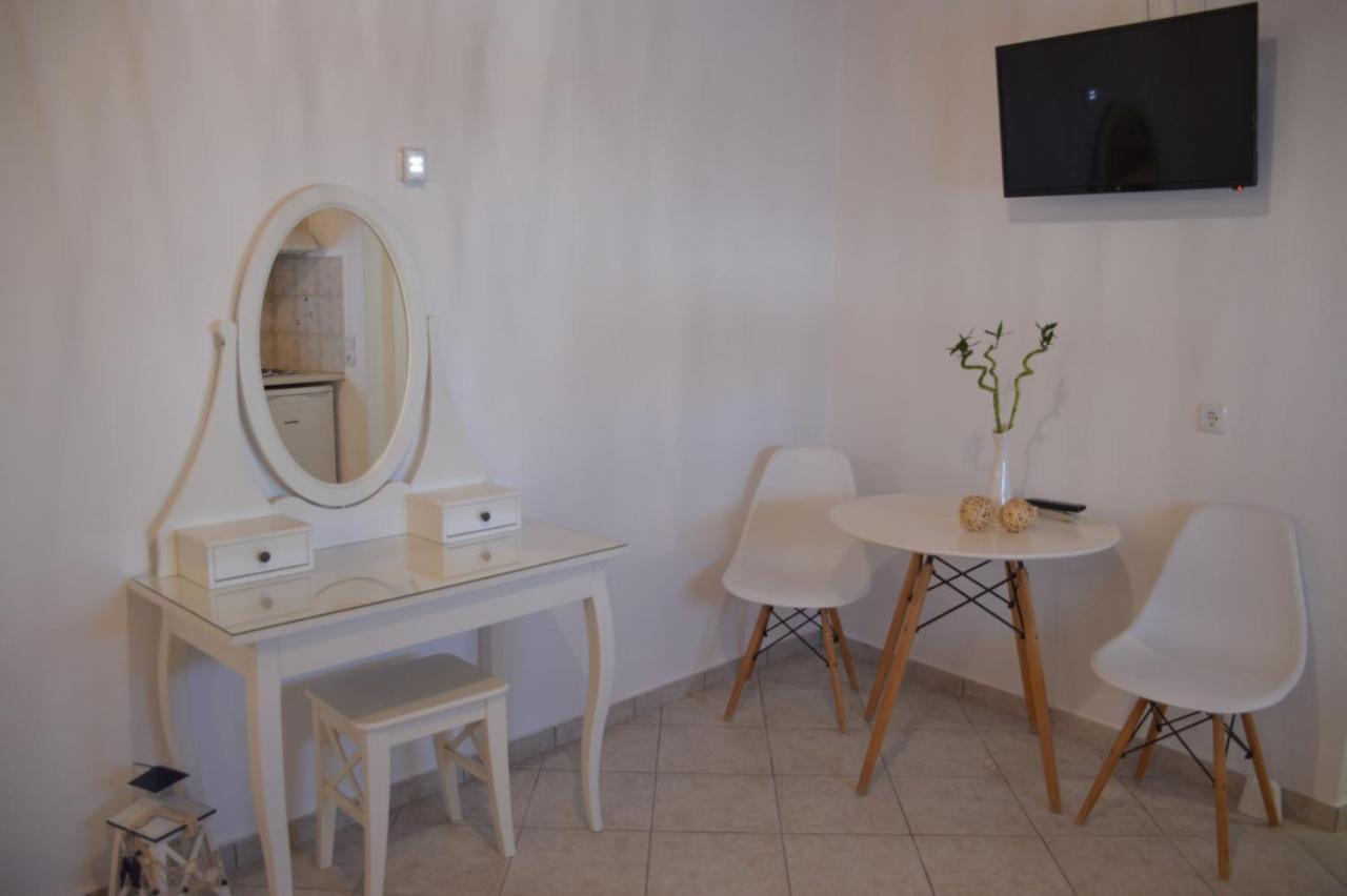 Cute Studio In Milos Trypití Eksteriør billede